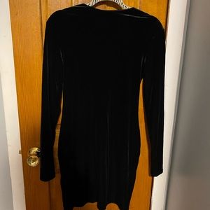 Black long sleeve velvet dress